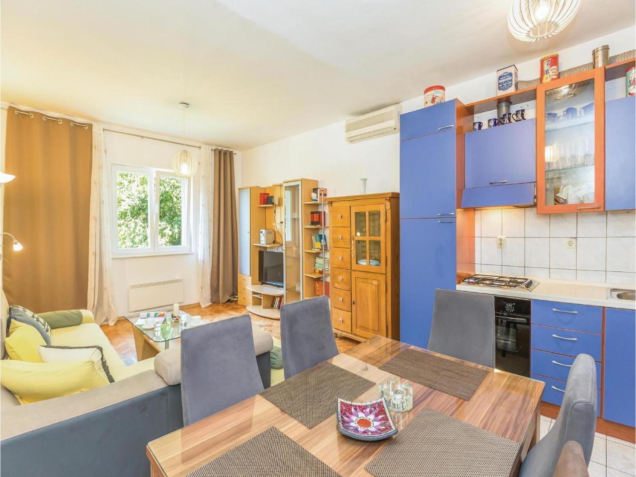 Lovely Apartment In Makarska With Wifi Zewnętrze zdjęcie