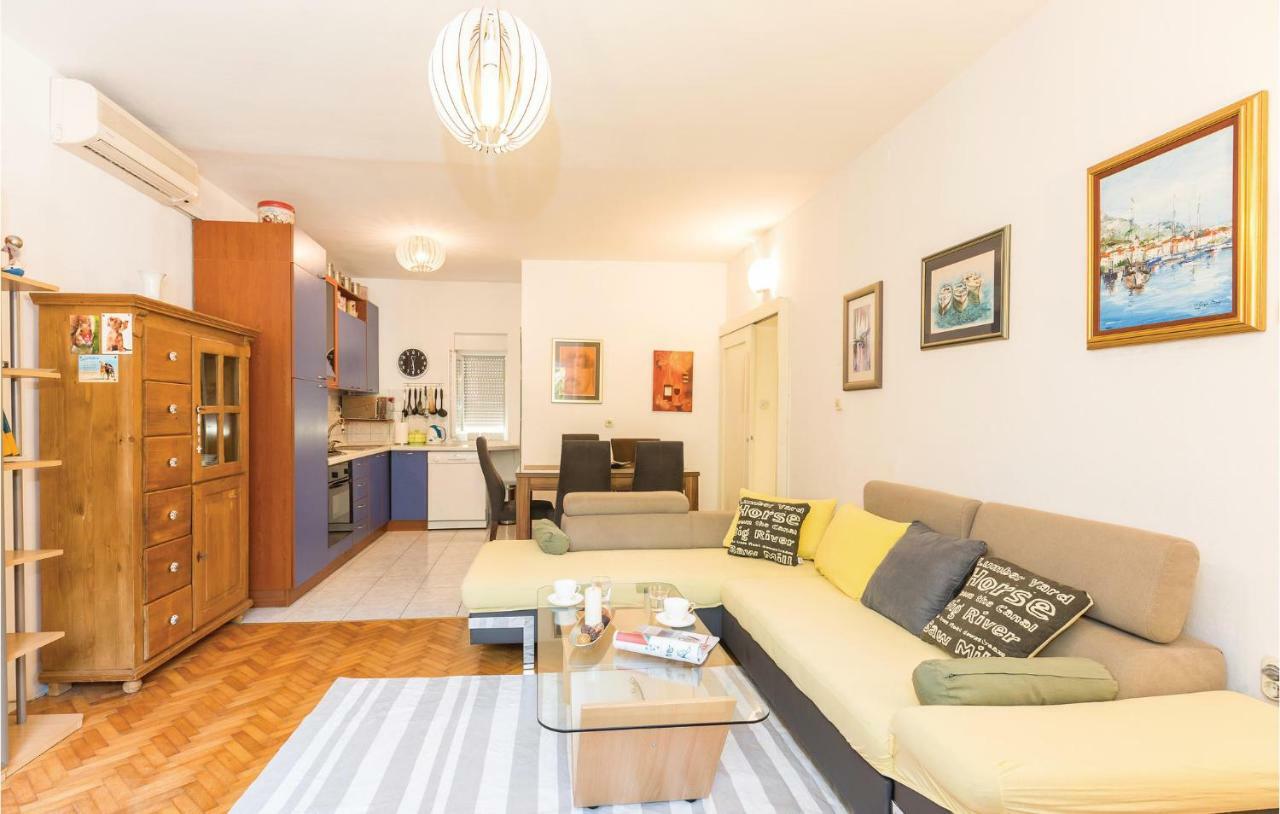 Lovely Apartment In Makarska With Wifi Zewnętrze zdjęcie